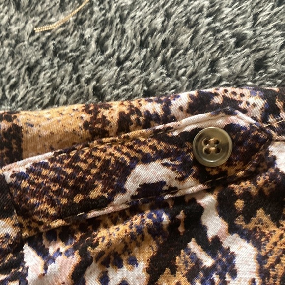 Wild print button up shirt size M - Picture 4 of 9